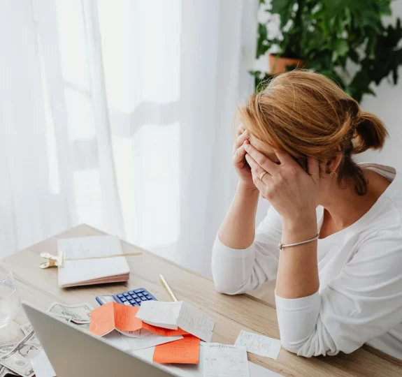 Posso ser preso por causa de uma dívida?